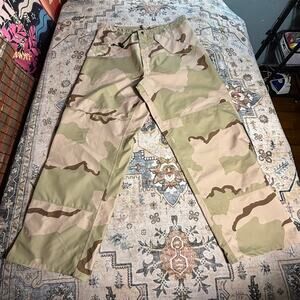 Military Camo Pants GoreTex Baggy Wide Leg Tactical Outdoor Pants Size Medium